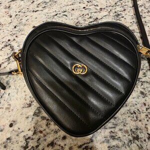 AUTHENTIC Gucci Matelasse Leather Interlocking GG Black Heart Shoulder Bag
